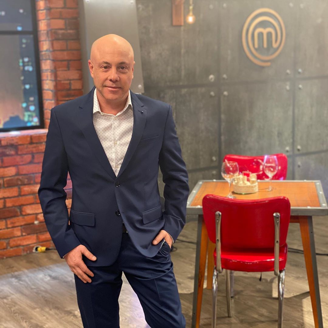 Jurado de MasterChef Chile saca aplausos al mostrarse sin polera