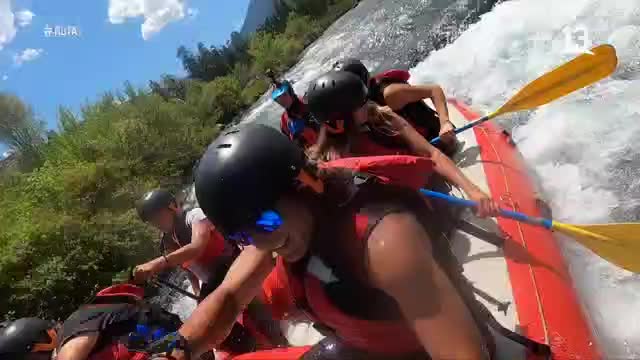 Claudio Iturra participó de entretenido rafting en Melipeuco