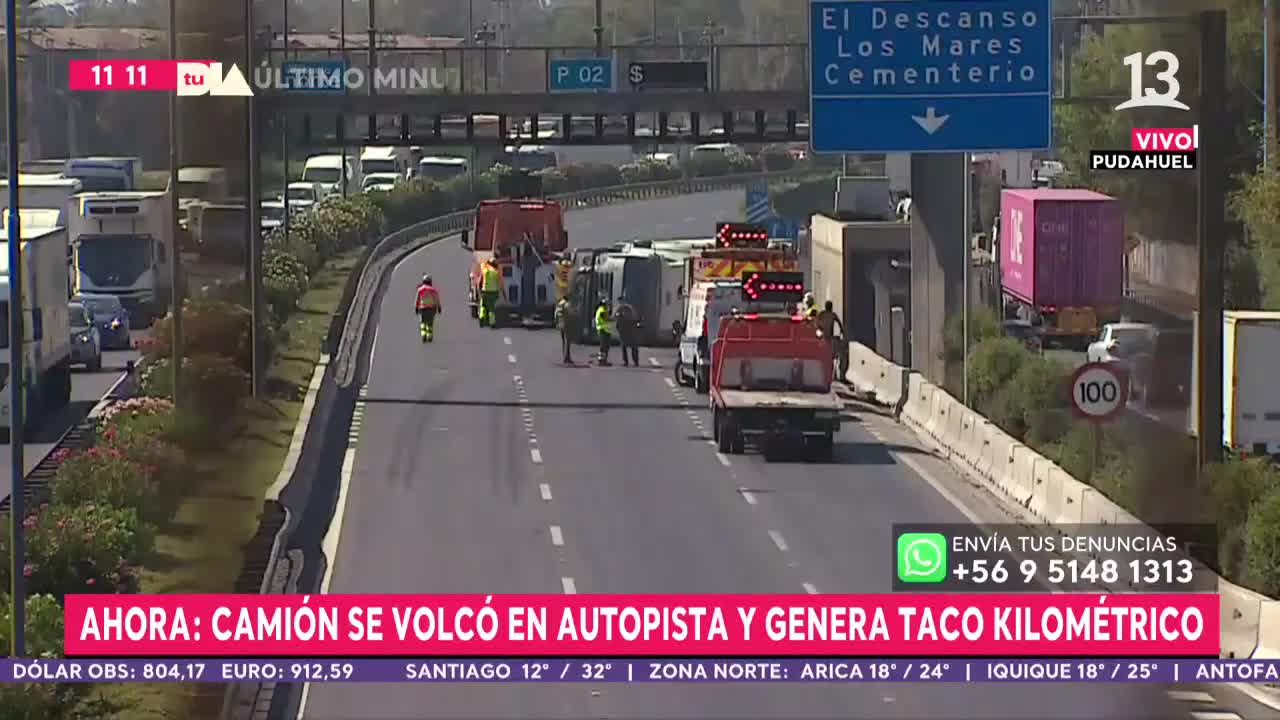 Camión volcado en Autopista Vespucio Norte genera taco kilométrico