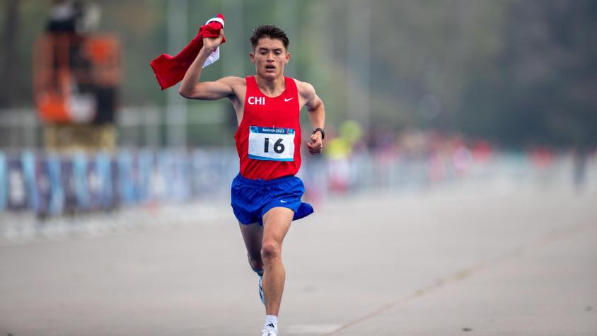 "Voy a trabajar para ser el mejor": Hugo Catrileo sobre su medalla de plata en la maratón de Santiago 2023