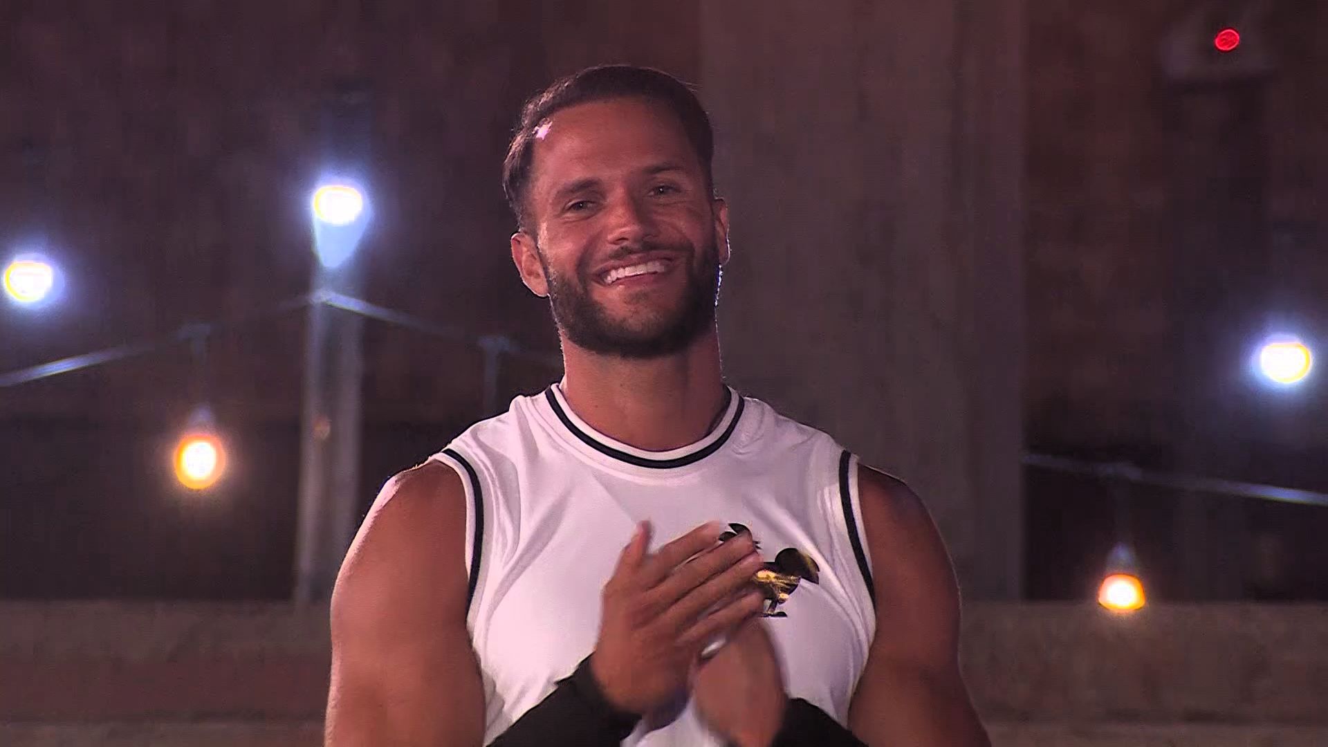 Fabio Agostini ganó vestido de blanco en Tierra Brava