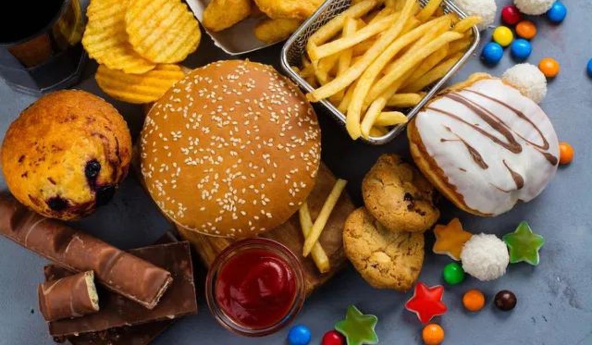 Estos son los signos más glotónes: Comida chatarra