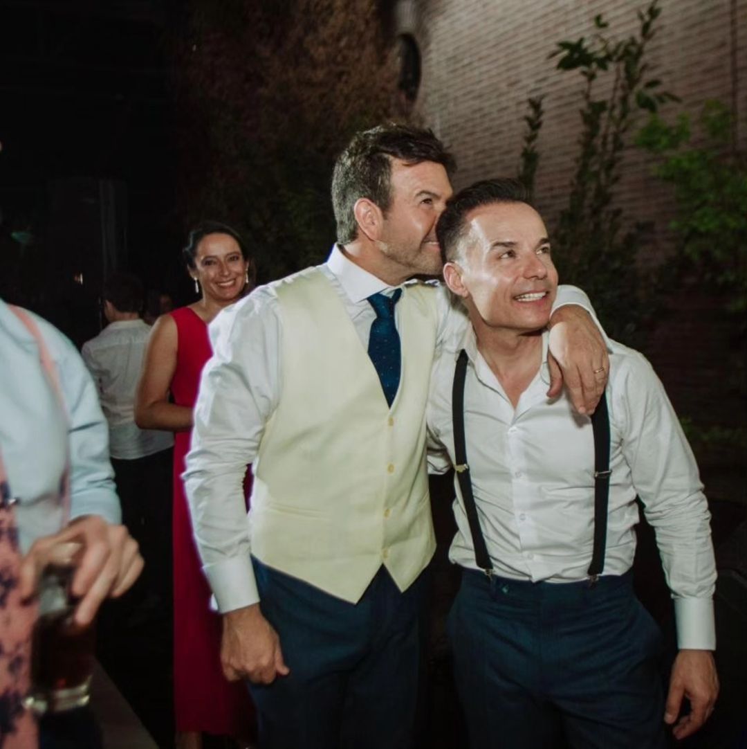 Nacho Gutiérrez celebró dos años de matrimonio con su pareja, Rodrigo Macaya.