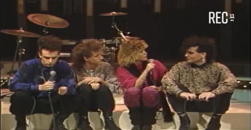 Andrea Tessa y Soda Stereo en Más Música