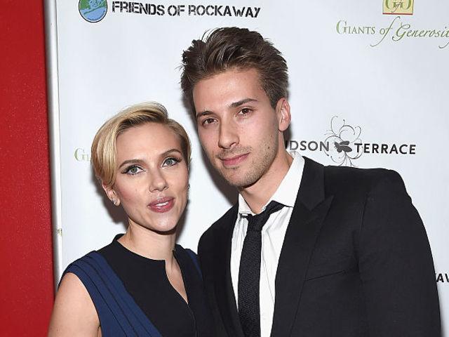 Resultado de imagen para scarlett johansson y su hermano mellizo 2016