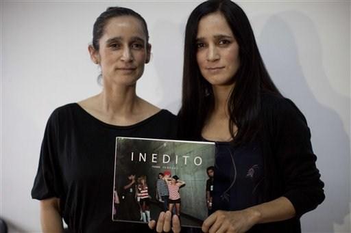 Resultado de imagen para julieta venegas y su hermana 2016