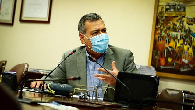 Diputado Luis Rocafull busca impedir regreso a clases con proyecto de ley