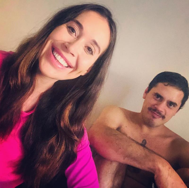 Vale Roth y su pololo