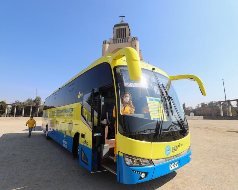 Cathy Barriga se disfraza de princesa para celebrar Día del Niño