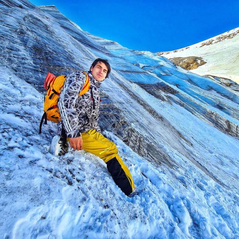 Pangal Andrade ahora rescata caballos en la nieve