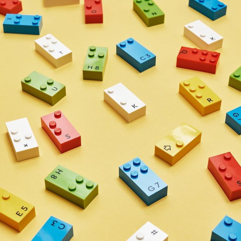 Lego crea ladrillos de construcción para niños con deficiencia visual
