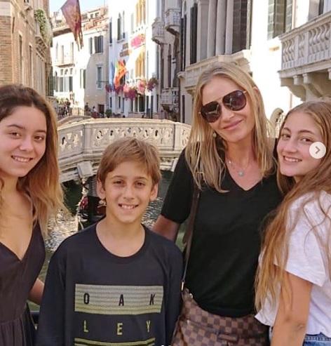 marcela vacarezza y su familia en europa