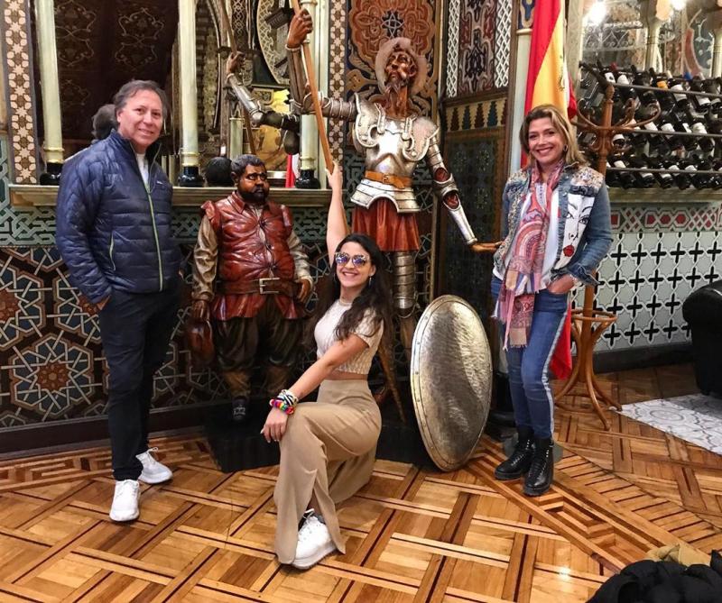 Hija de Carolina Arregui cuenta porqué tiene el apellido del marido de su mamá