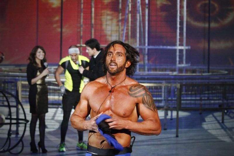 Arturo Longton aparece como autor en Ley de Servicios Básicos