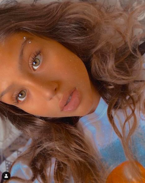 Hija de Pamela Díaz, Trinidad Neira