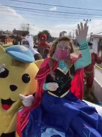 Cathy Barriga se disfraza de princesa para celebrar Día del Niño