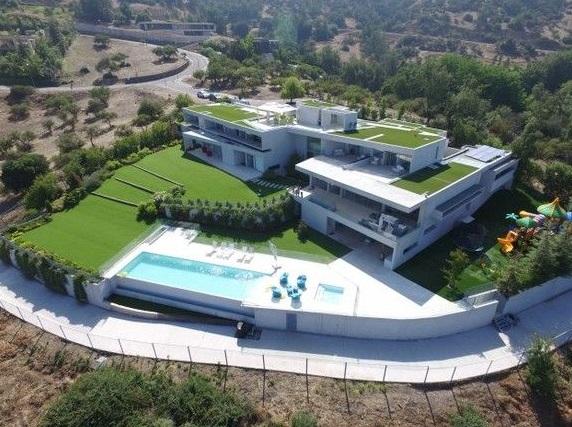 Marcelo Ríos aún no logra vender su mansión en Chile