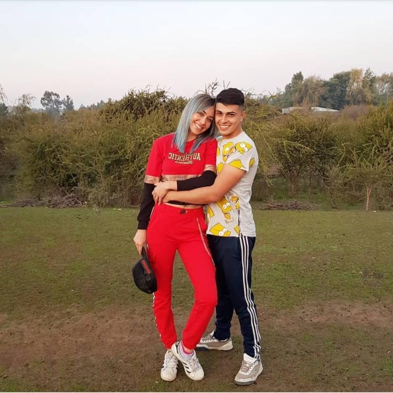 Ingrid Aceitón y su pareja