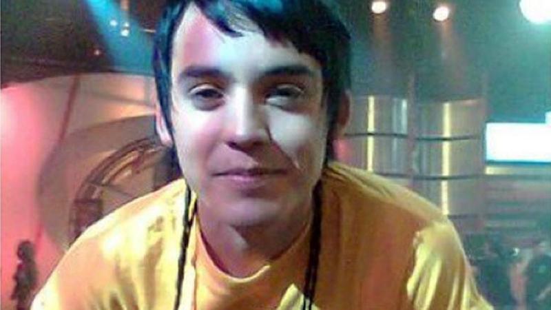 Hardcorito vende globos en la feria para pagar pensión alimenticia