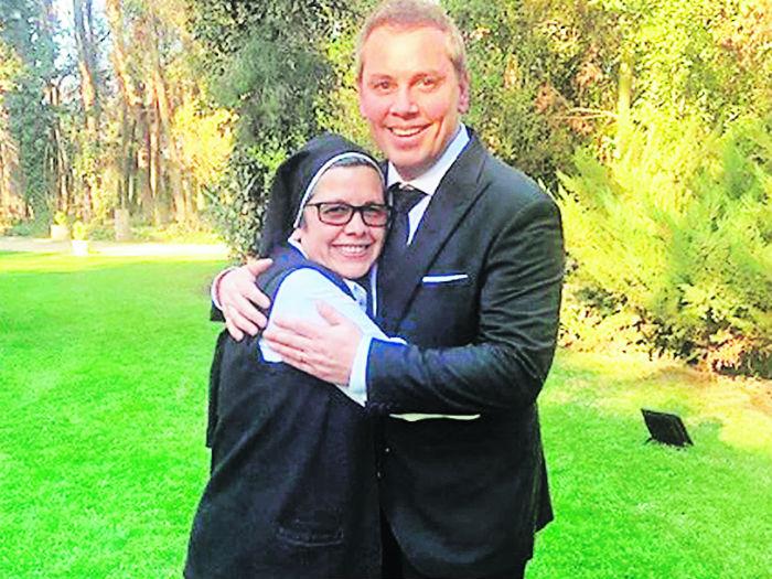 José Miguel Viñuela y la hermana Nora