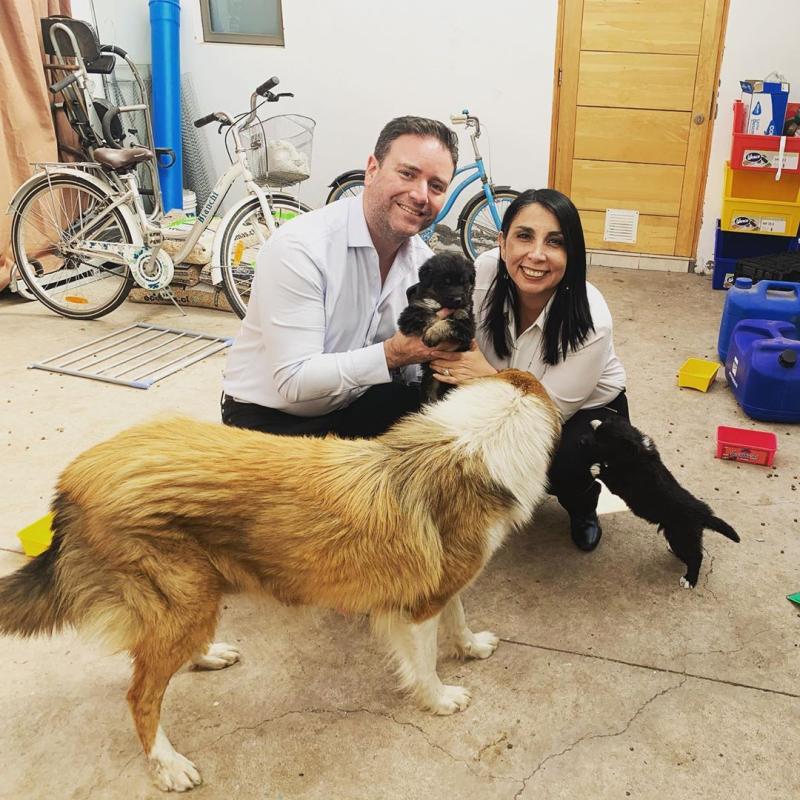 Karla Rubilar y su pareja suman nuevo integrante a su familia