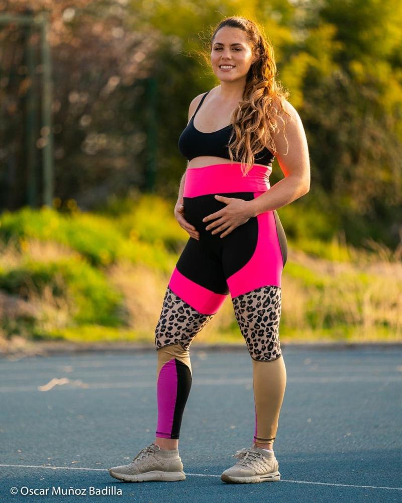 Natalia Duco celebra 23 semanas de embarazo con foto en bikini