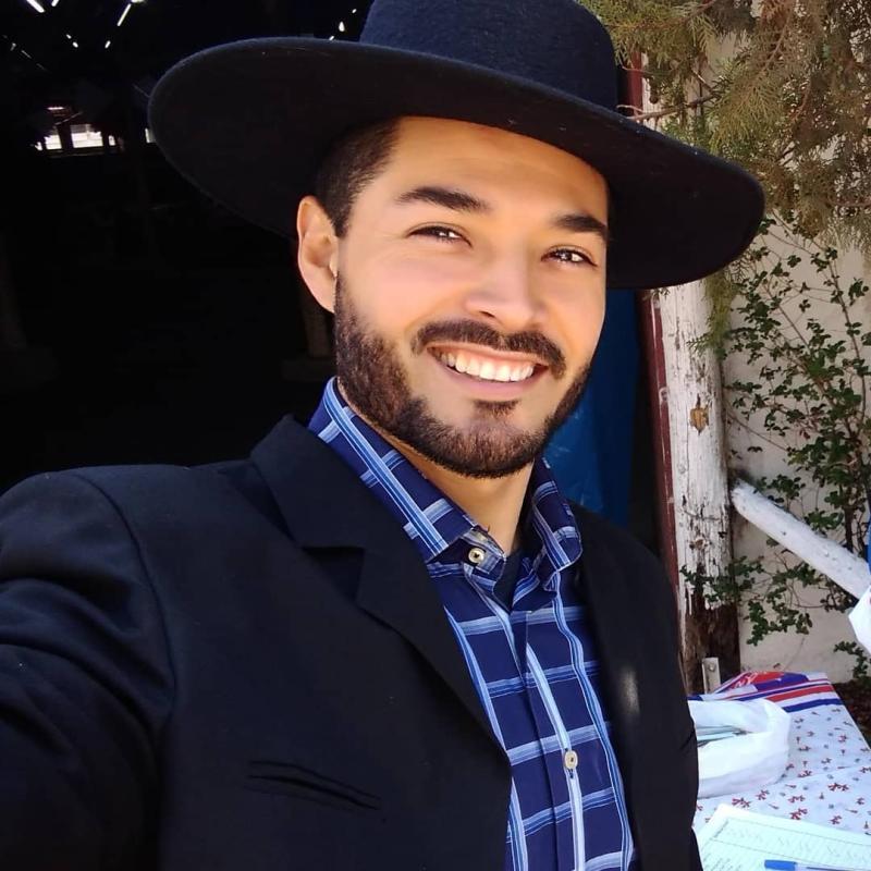 Ex galán de Mekano muestra más de la cuenta y saca aplausos