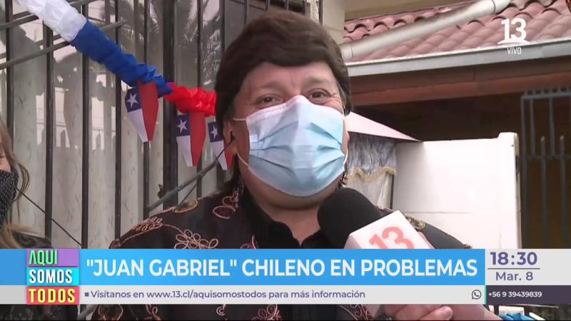 Doble chileno de Juan Gabriel ahora vende colaciones para vivir