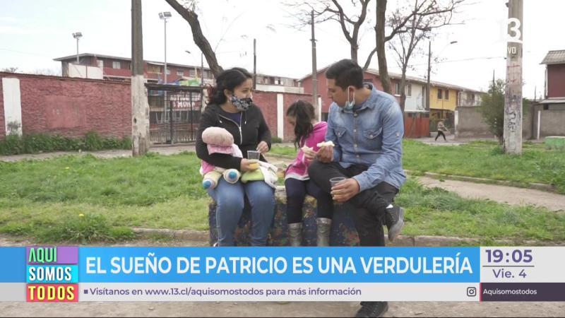 Aquí Somos Todos Patricio y su esposo en una plaza