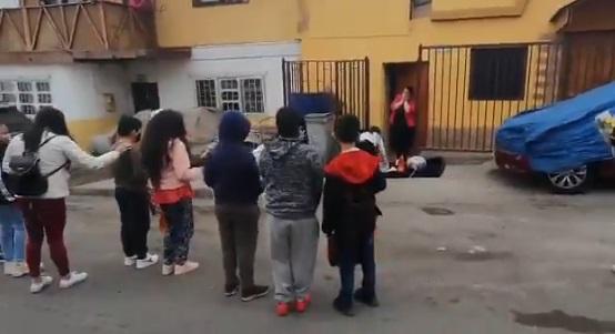 Antofagasta: Niños sorprenden a profesora por su cumpleaños