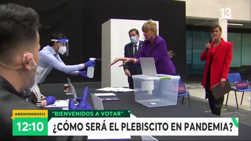Raquel Argandoña hizo reír en simulación de voto para plebiscito