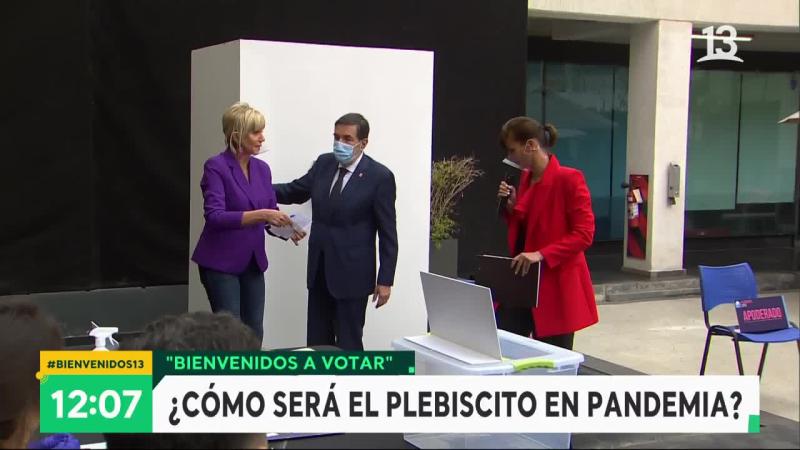 Raquel Argandoña hizo reír en simulación de voto para plebiscito