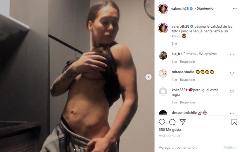 Vale Roth sorprende con destape casi total en fotos caseras