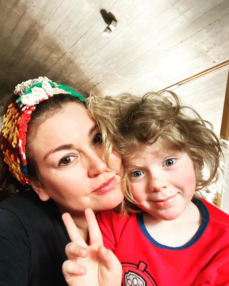 Javiera Contador opta por no despertar a su hijo para clase online