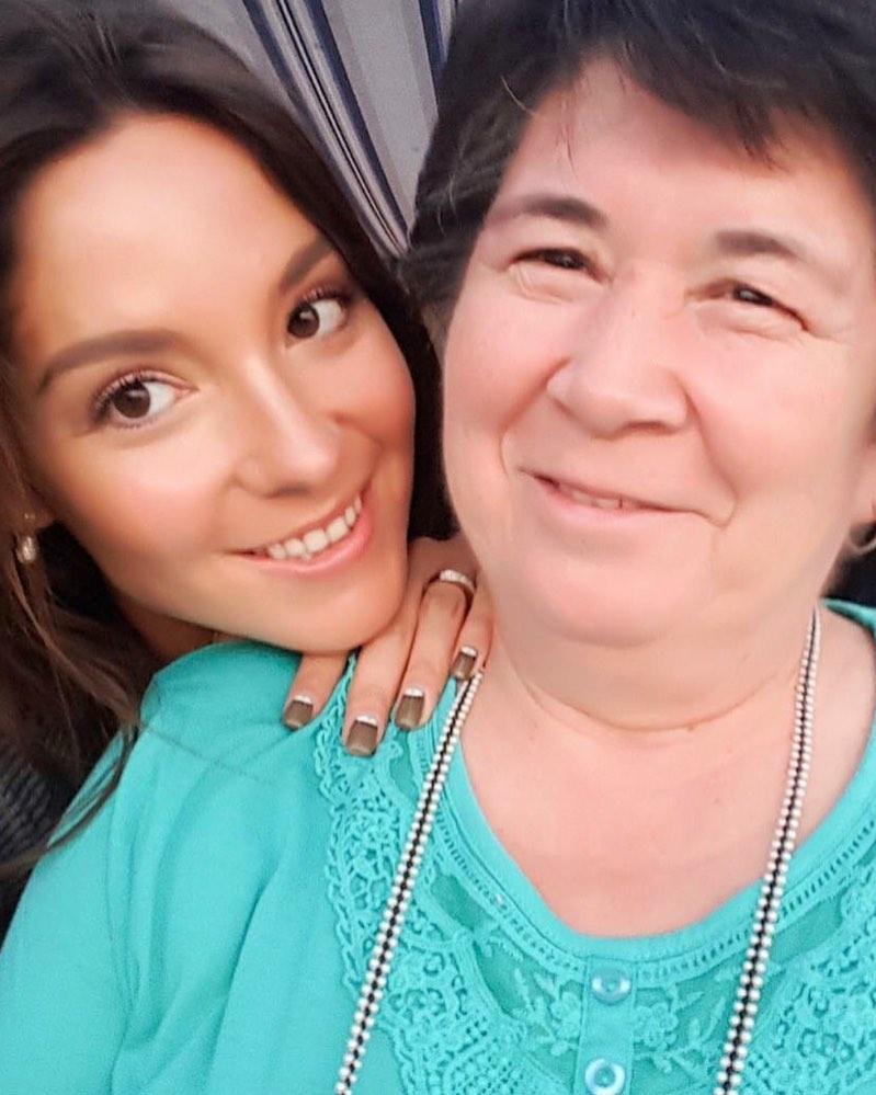 Internan a asesora del hogar de Kel Calderón por ataque cerebrovascular