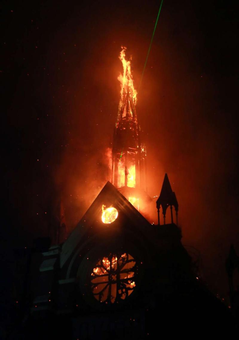 “Anarquistas satánicos”: Iván Moreira se desahoga por iglesias quemadas