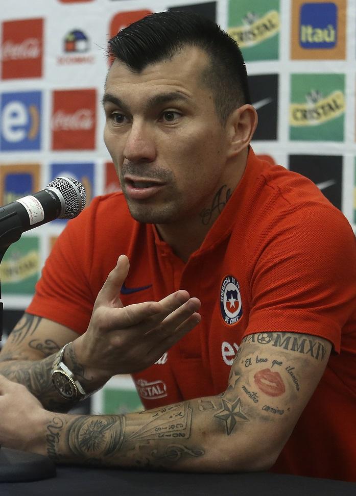 Gary Medel aclara polémico “like” a publicación de Marcelo Ríos