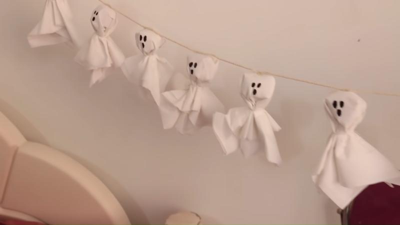 Manualidad fácil para halloween de fantasmitas