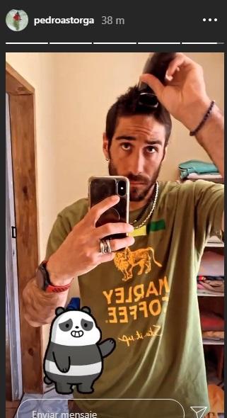 Pedro Astorga muestra cambio de look a medias