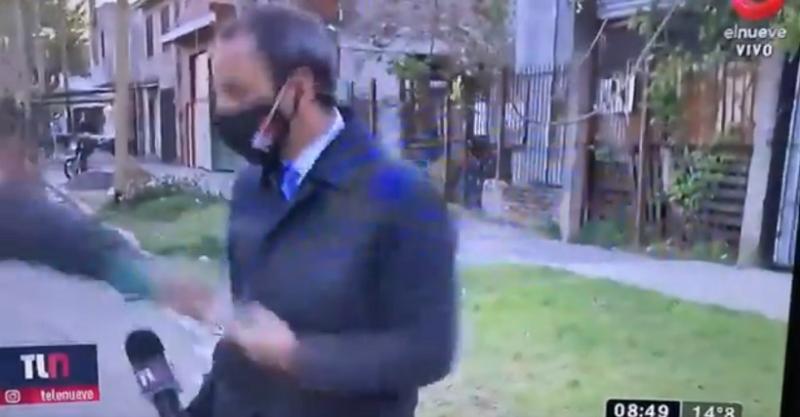 Periodista sufre robo en pantalla: le robaron su celular