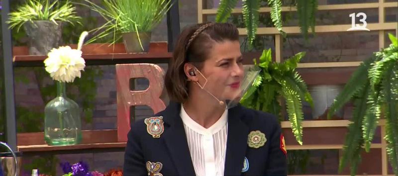 Delatan el look que Polo Ramírez usa fuera de cámara en “Bienvenidos”