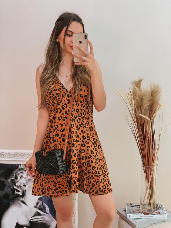 vestido corto de animal print