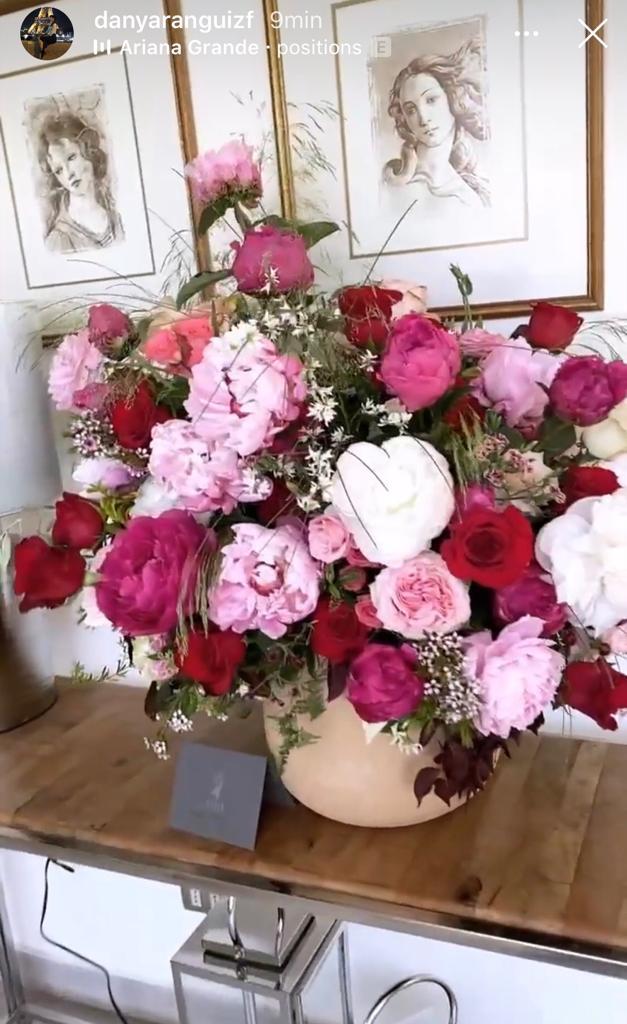 Daniela Aránguiz muestra romántico regalo de Jorge Valdivia