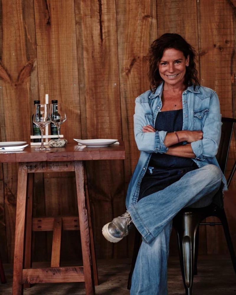 Kathy Salosny se hace cargo económicamente de su madre y hermana