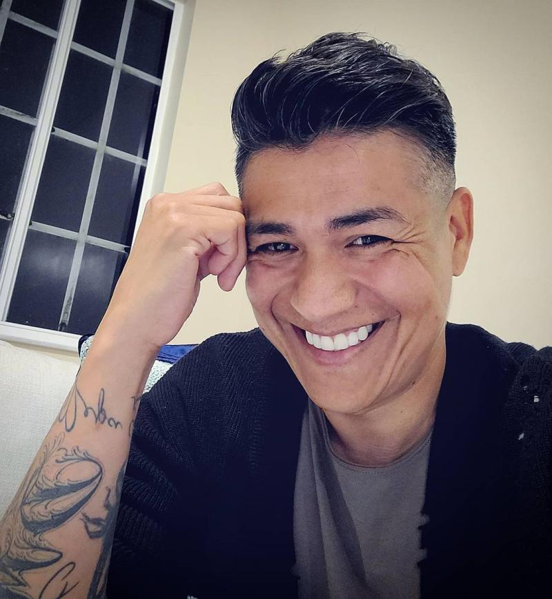 Américo sorprende con cambio de look: optó por el rubio