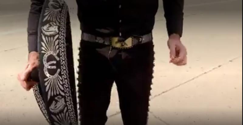 "Contra Viento y Marea"