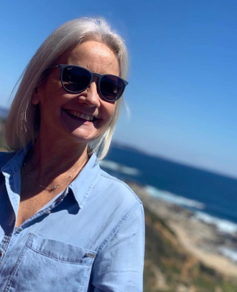 Mamá de María José Prieto se roba la atención con jugado look