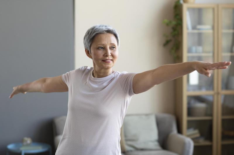 Mujer madura haciendo ejercicio