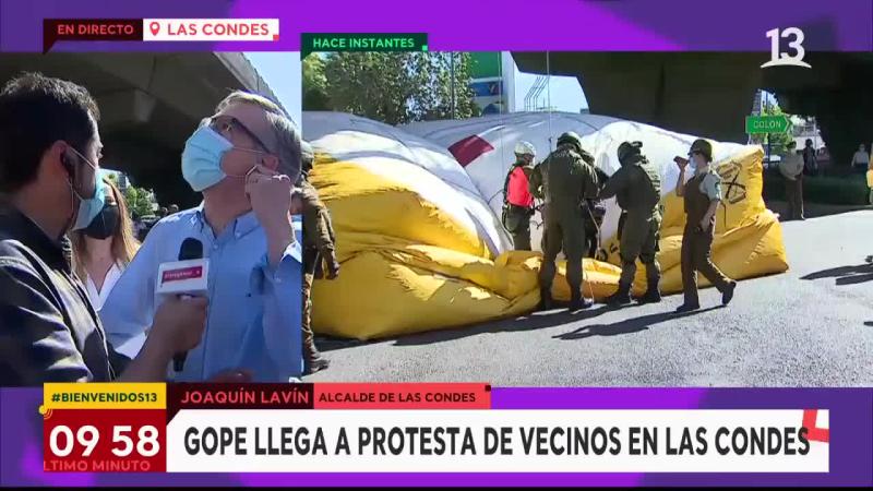 Alcalde Joaquín Lavín llegó a la protesta de Las Condes
