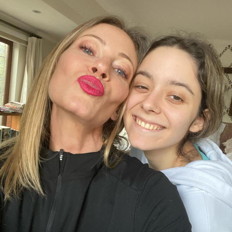 Marcela Vacarezza cuenta la vida de su hija mayor en Santiago